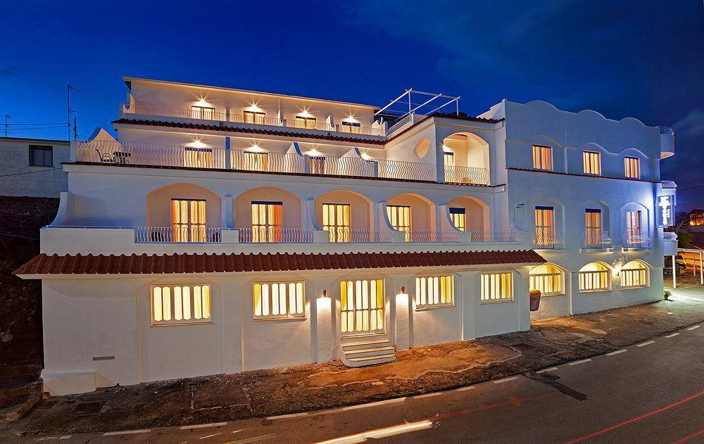 Hotel Caruso Маса Лубрензе Екстериор снимка