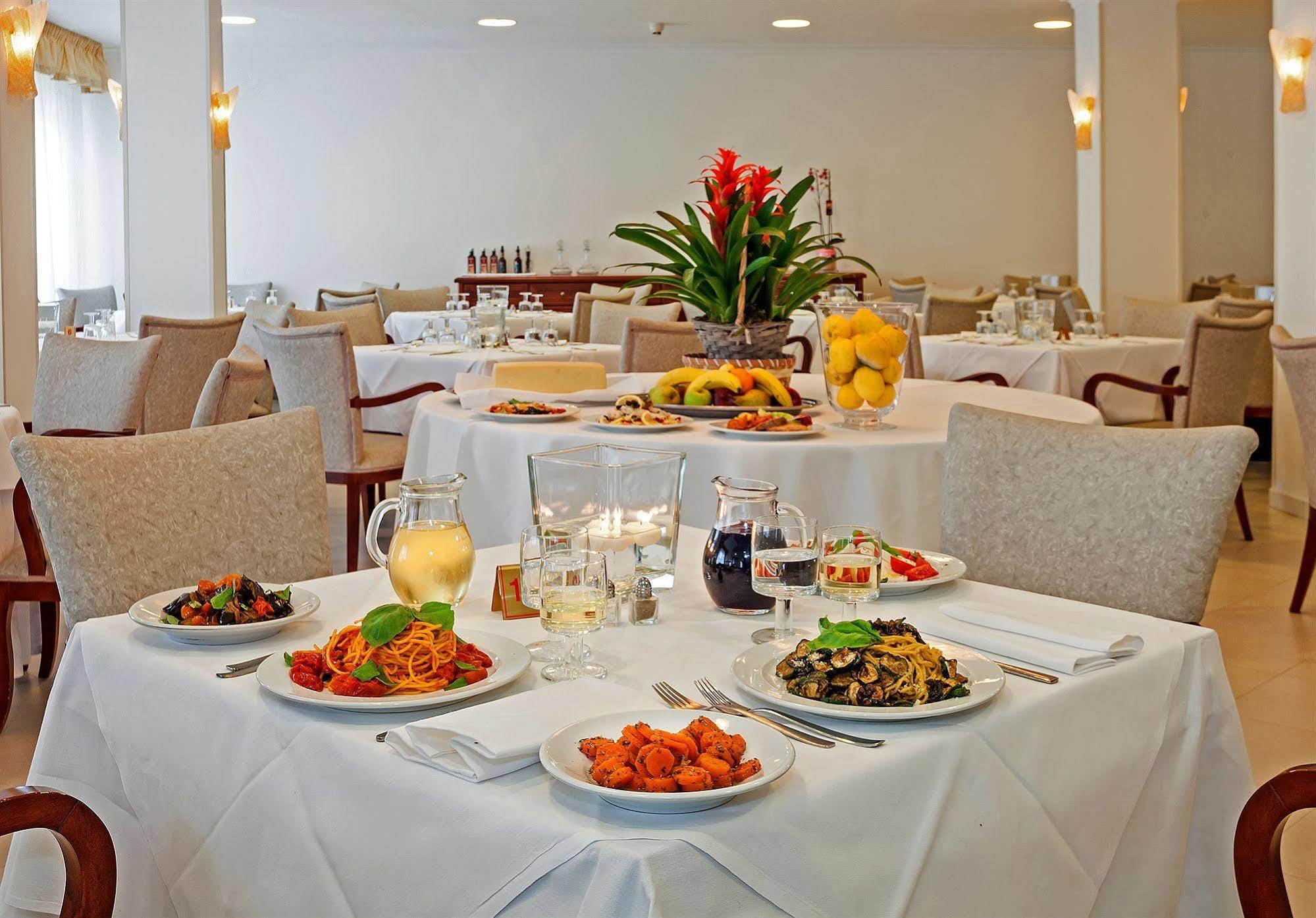 Hotel Caruso Маса Лубрензе Екстериор снимка