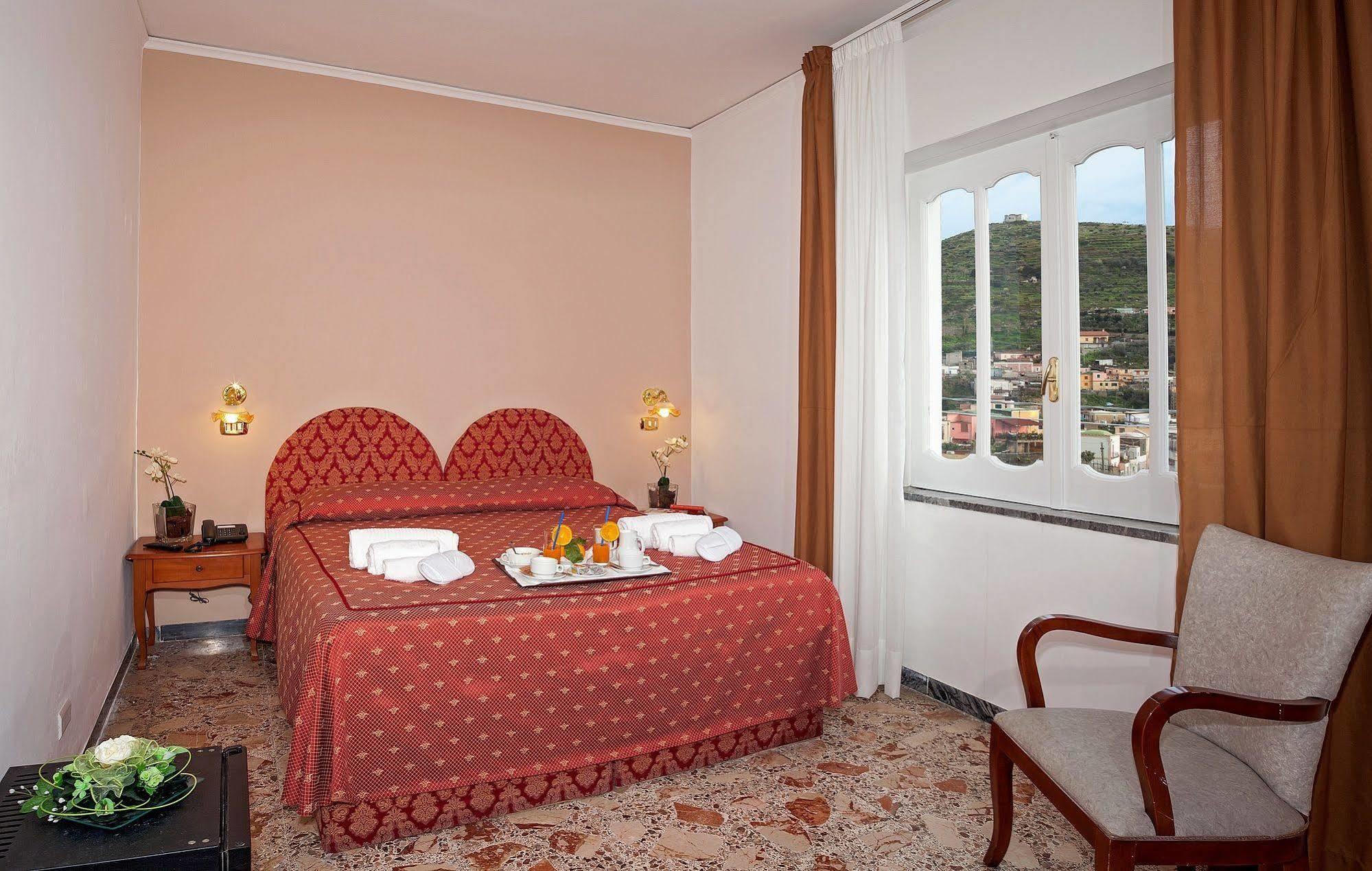 Hotel Caruso Маса Лубрензе Екстериор снимка