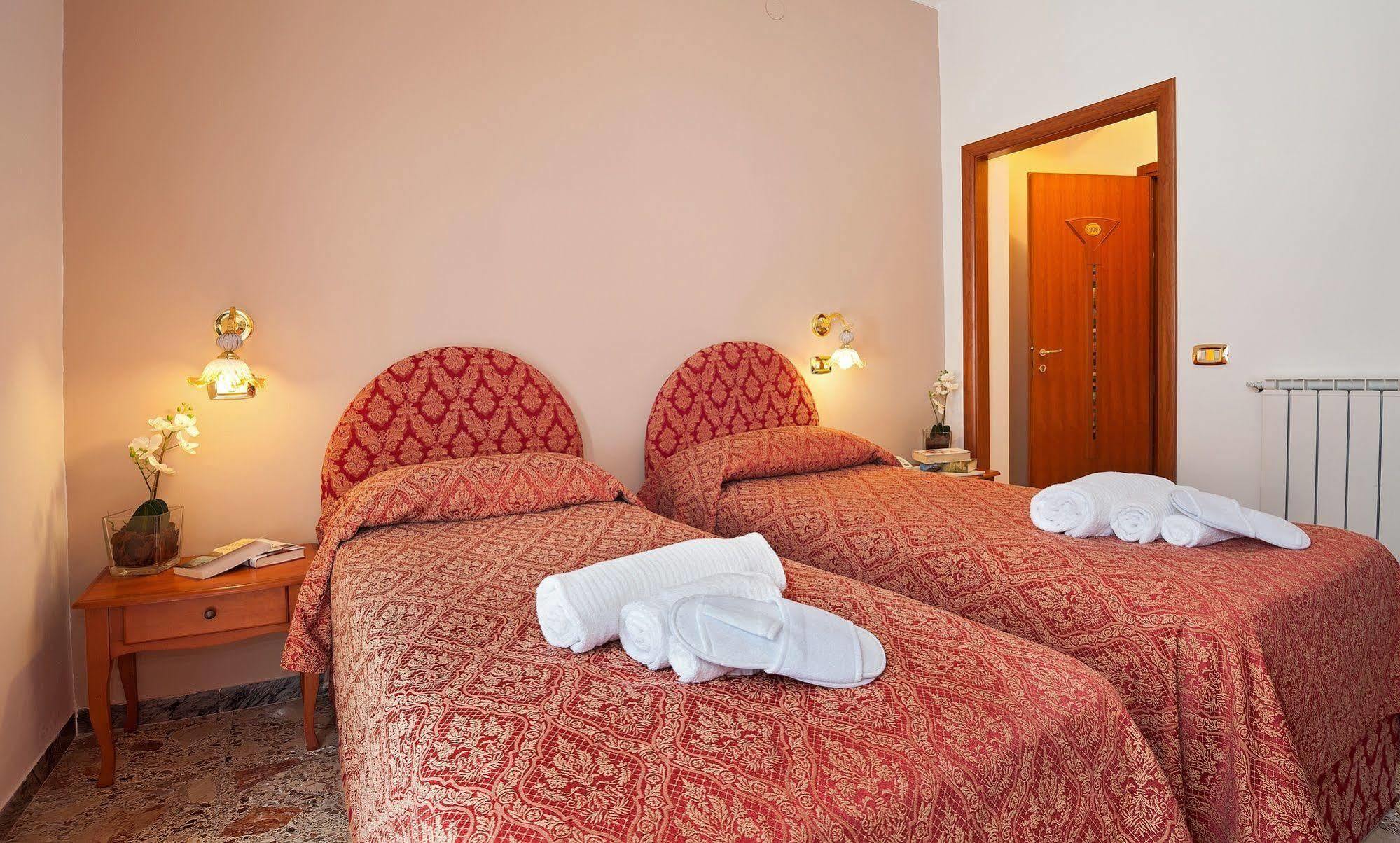 Hotel Caruso Маса Лубрензе Екстериор снимка